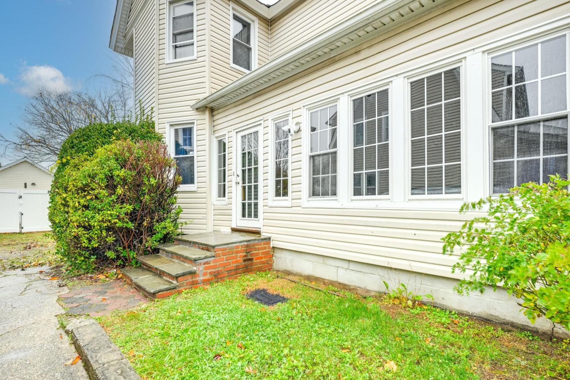 Charming Long Island Home With Fenced Yard! 弗里波特 外观 照片