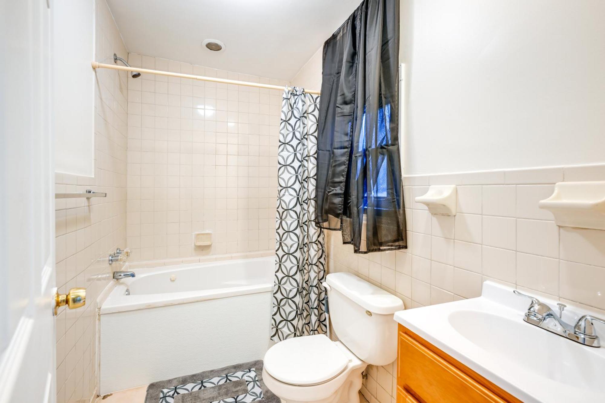 Charming Long Island Home With Fenced Yard! 弗里波特 外观 照片