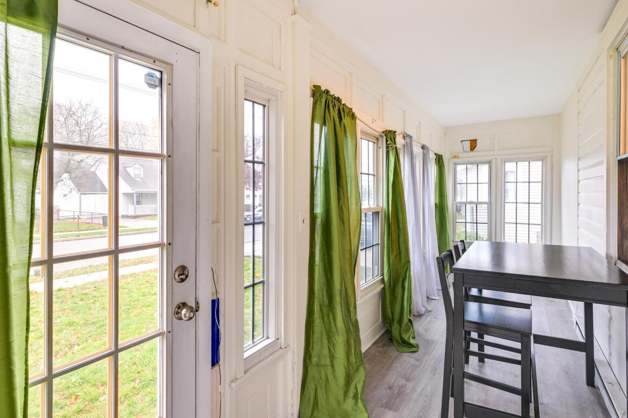 Charming Long Island Home With Fenced Yard! 弗里波特 外观 照片