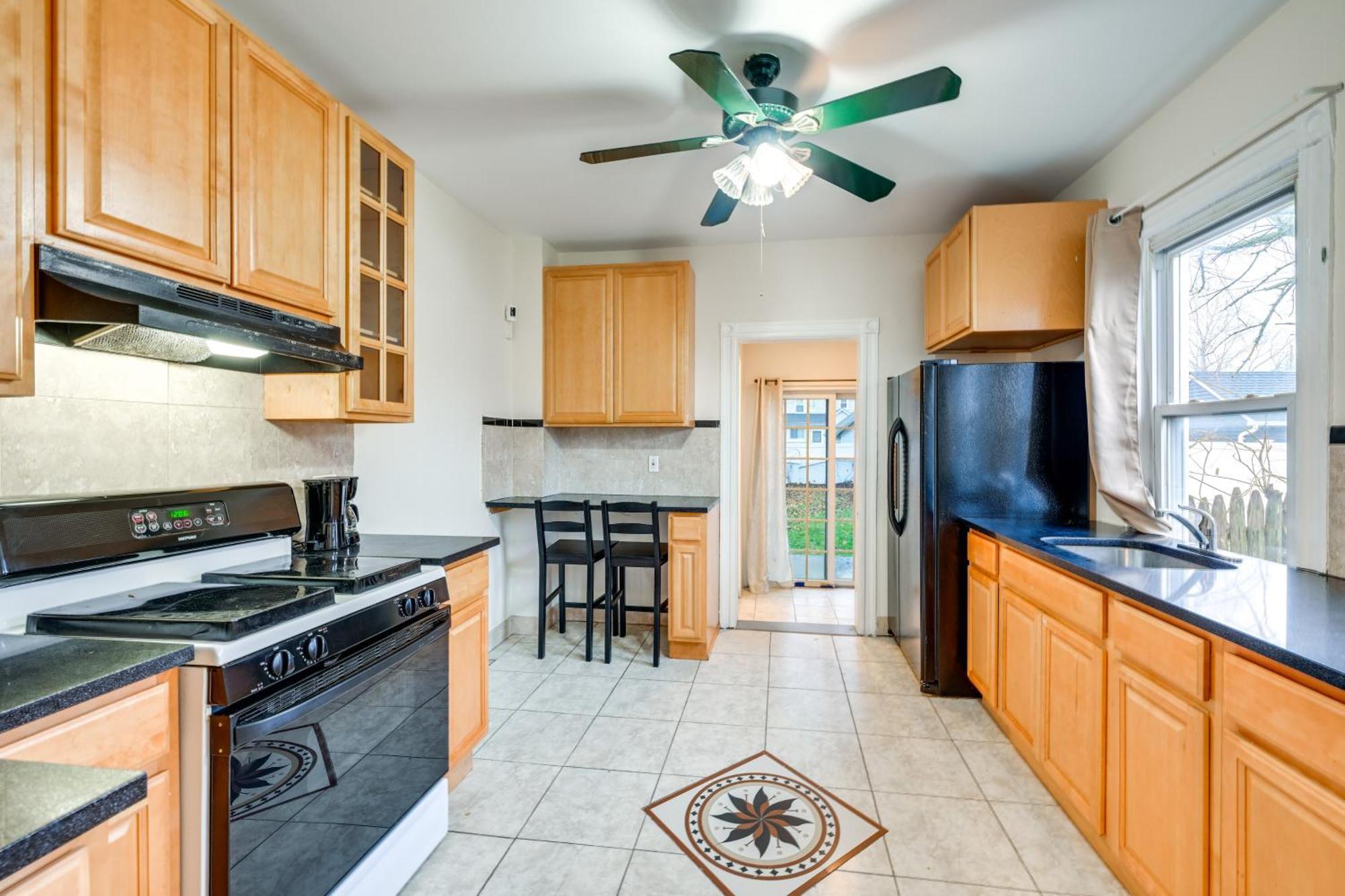 Charming Long Island Home With Fenced Yard! 弗里波特 外观 照片